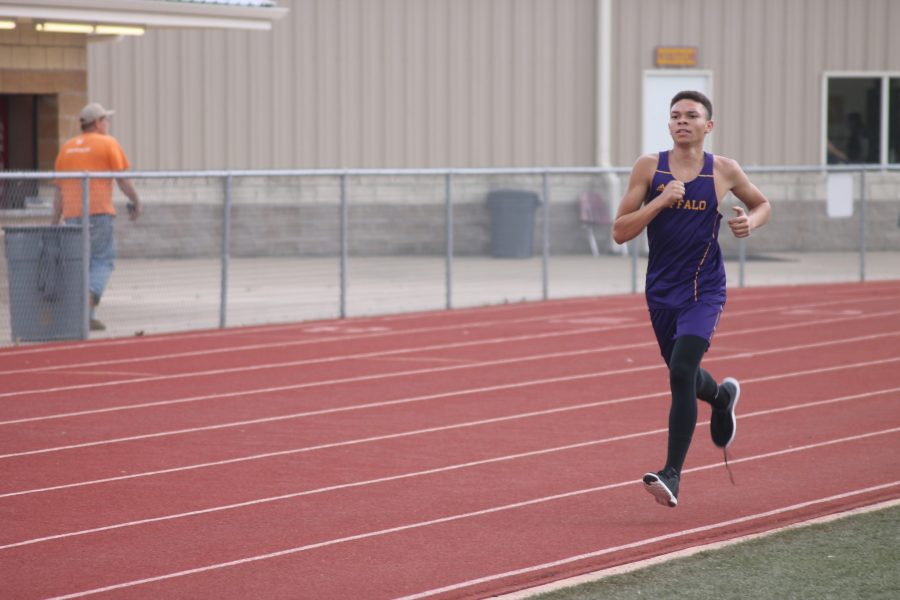 Students advance from district track