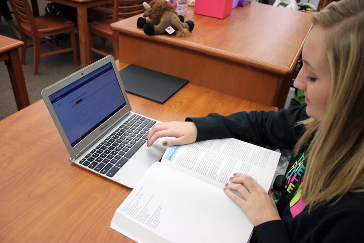 Senior Bethany Gaskins works on her Apply Texas application during activity period. The common application allows students to apply to multiple schools with just one application.
