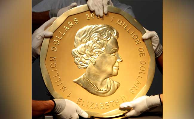 Giant gold coin stolen from museum