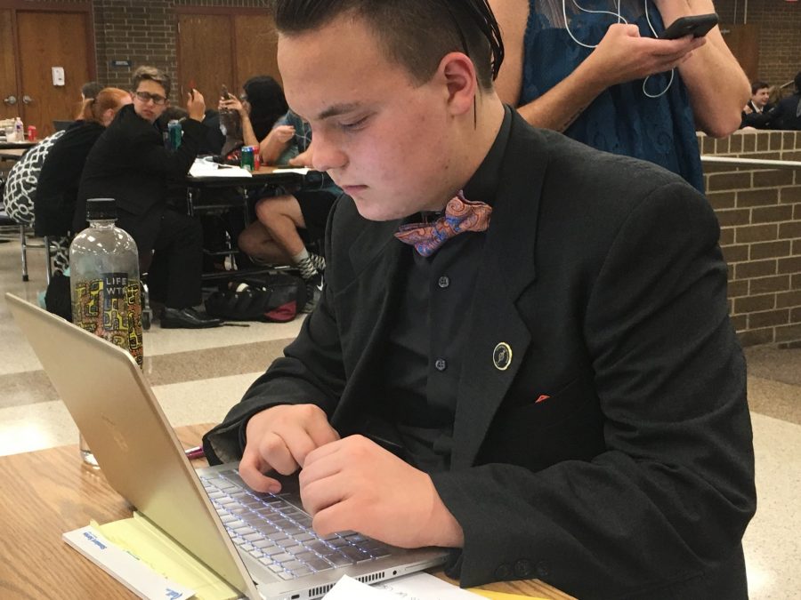 Speech and debate team competes at Lindale