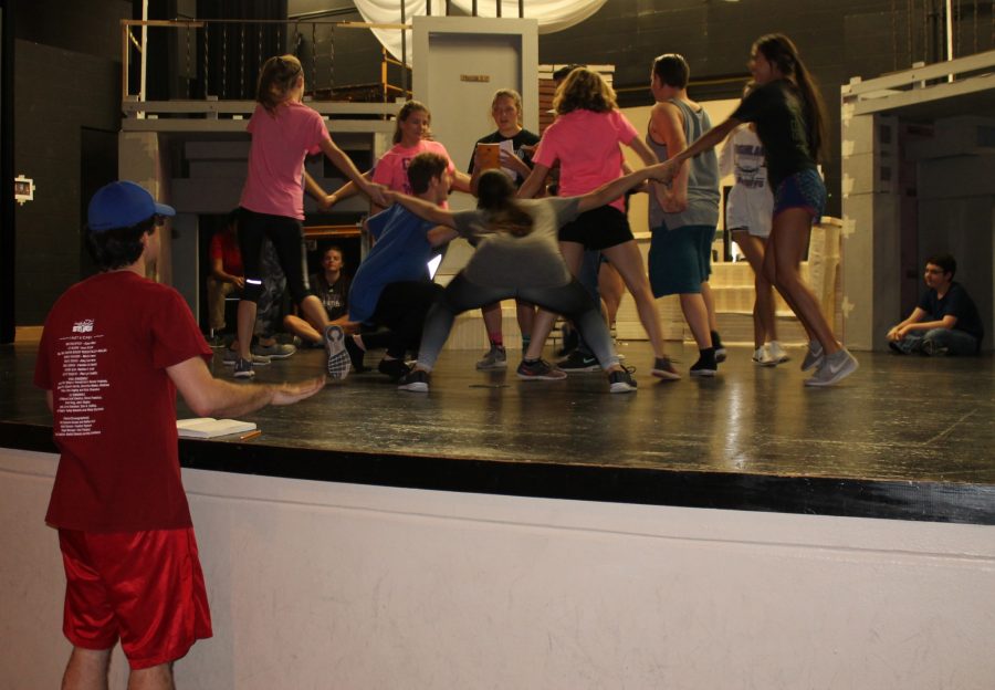 Theatre+group+learns+musical+choreography