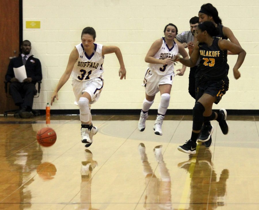 Basketball teams compete against Malakoff