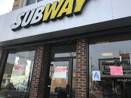 Subway closing 500-plus stores