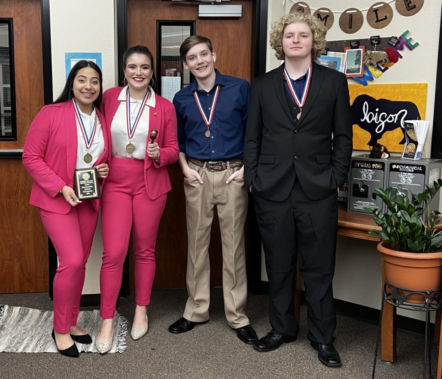 The+CX+debate+teams+placed+first+and+fourth+at+district+competition+last+week.+Nicollette+Arabie+and+Kaylen+Sanchez+will+move+on+to+compete+at+state.
