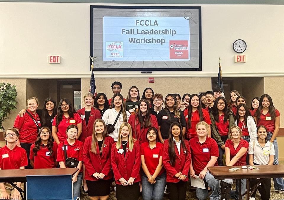 FCCLA+officers+presented+and+newer+members+participated+in+activities+at+a+leadership+conference+on+Monday.